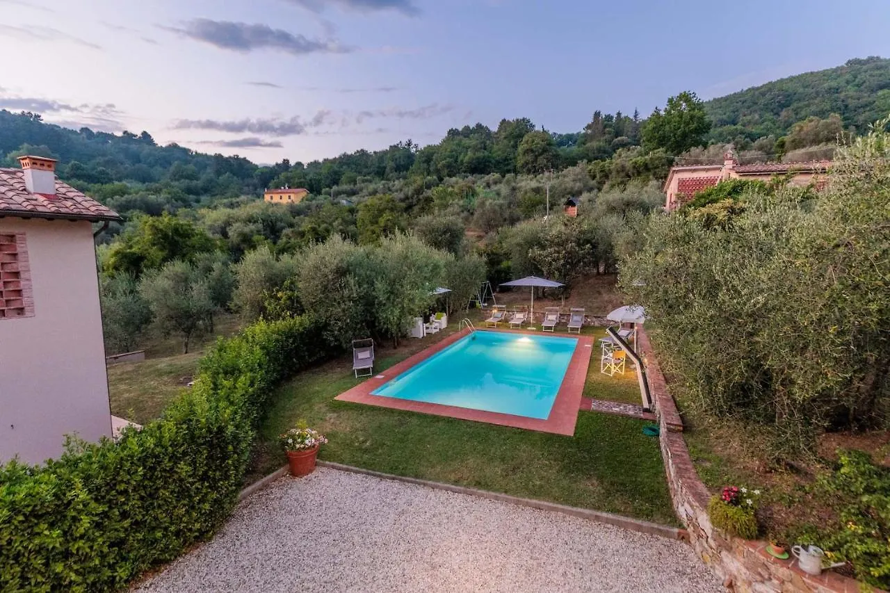 Villa Dondolino, A Stylish Farmhouse Lucca Italy