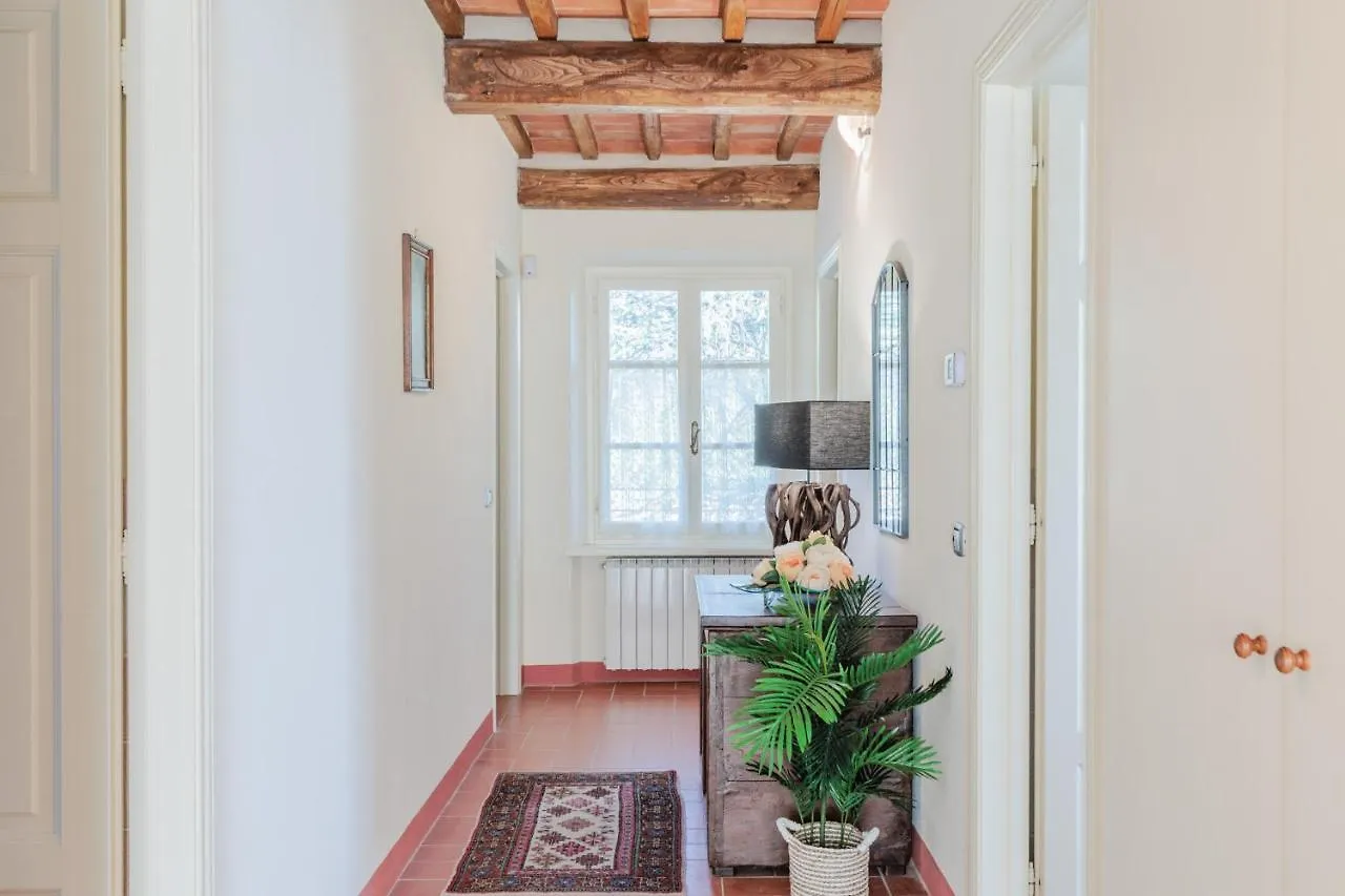 Villa Dondolino, A Stylish Farmhouse Lucca 0*,