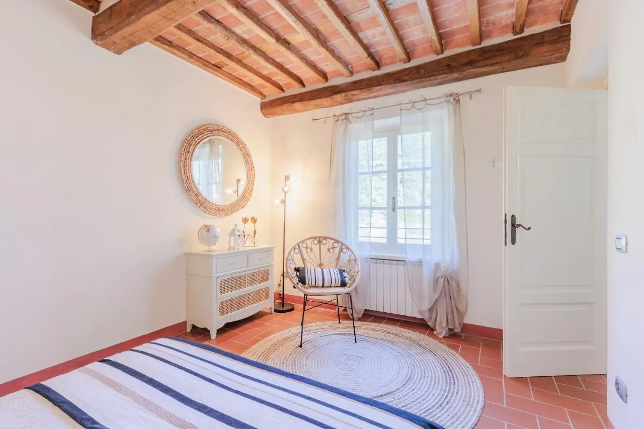 Villa Dondolino, A Stylish Farmhouse Lucca