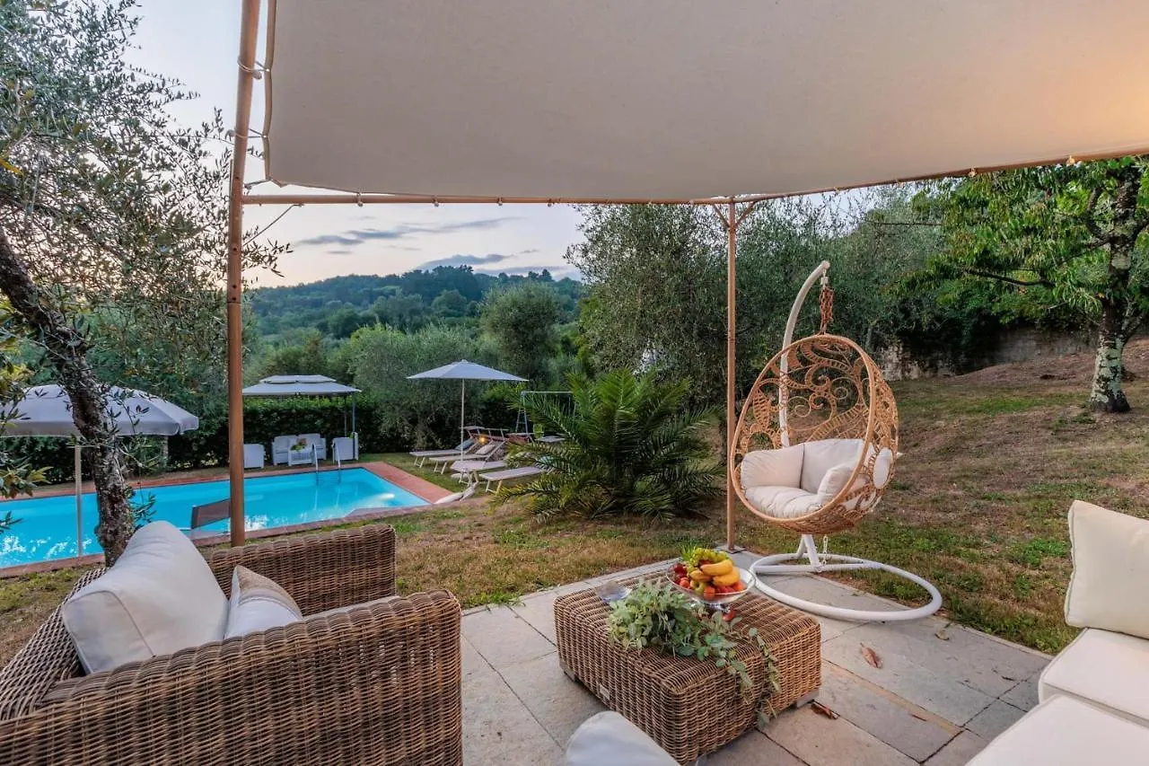 Villa Dondolino, A Stylish Farmhouse Lucca 0*,