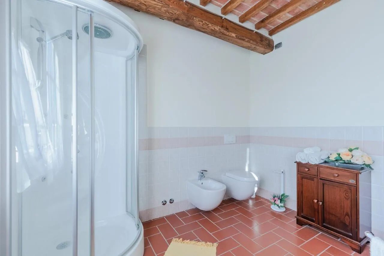 Villa Dondolino, A Stylish Farmhouse Lucca